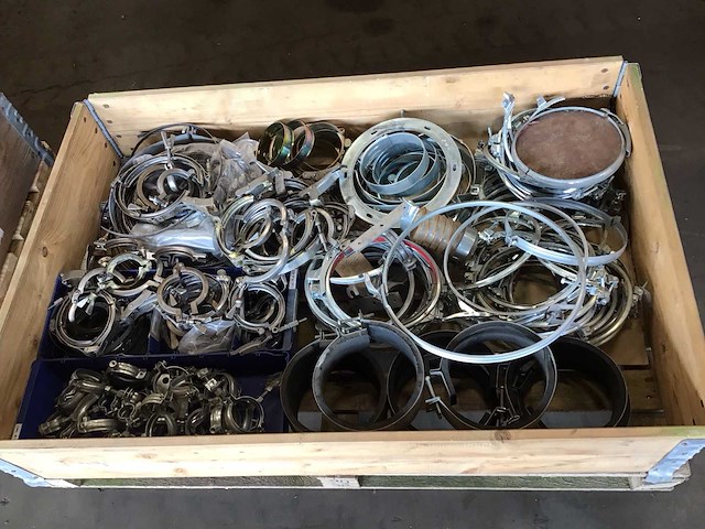 Pallets slangklemmen en diversen (4x) - afbeelding 2 van  4