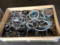 Pallets slangklemmen en diversen (4x) - afbeelding 2 van  4