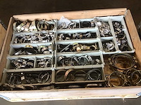 Pallets slangklemmen en diversen (4x) - afbeelding 3 van  4