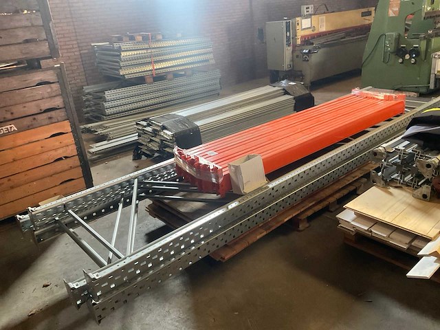 Pallets stelling. - afbeelding 2 van  5