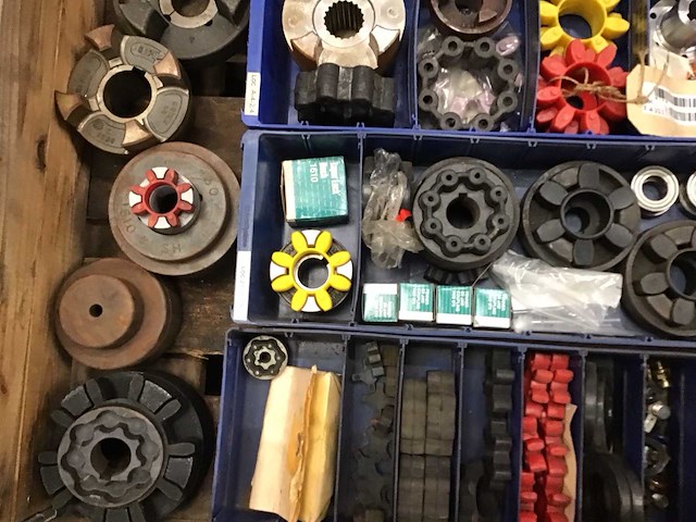Pallets tandwielen, tandkoppelingen en diversen (4x) - afbeelding 18 van  18