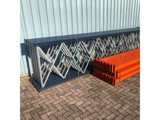 Palletstelling ±19,55m lang, 8st + 42l mecalux, gedemonteerd - afbeelding 4 van  5