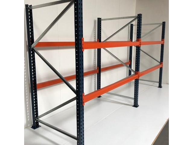 Palletstelling ±3,9m lang, 3st + 8l mecalux, gedemonteerd - afbeelding 1 van  4