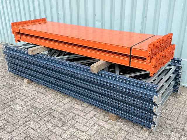 Palletstelling 8 st + 28 l / 19,5m lengte - afbeelding 1 van  5