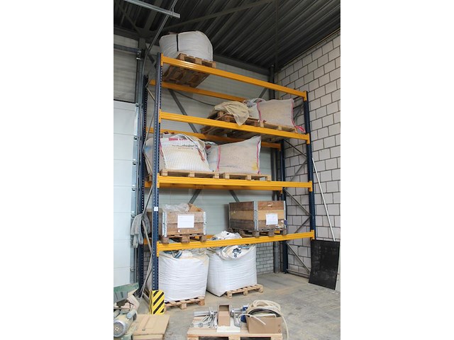 Palletstelling bestaande uit 2 staanders met afmeting ca. 110 x 450 cm en 8 liggers met lengte 370 cm. let ... - afbeelding 2 van  2