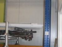 Palletstelling bestaande uit 2 staanders met hoogte ca. 400 cm, 5 leggers met lengte 370 cm en ingebouwde s... - afbeelding 2 van  3