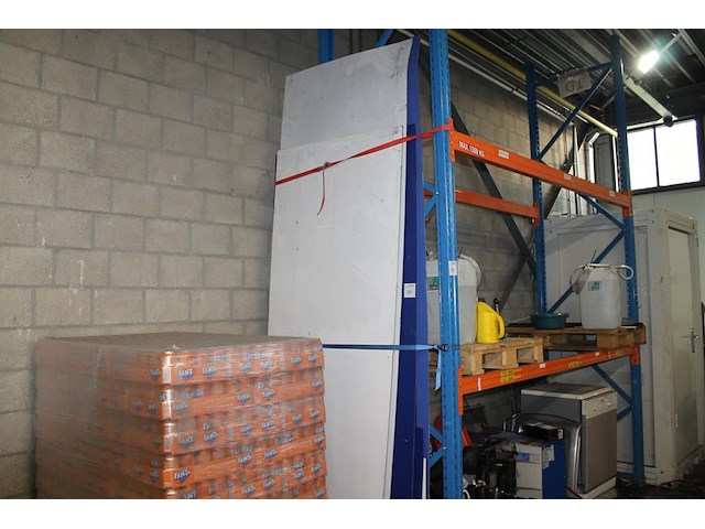 Palletstelling bestaande uit 2 staanders met hoogte ca. 400 cm en 4 leggers met lengte 270 cm. diepte 90 cm. - afbeelding 3 van  3