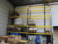 Palletstelling bestaande uit 3 staanders met afmeting ca. 110 x 450 cm en 20 liggers met lengte 270 cm. let...