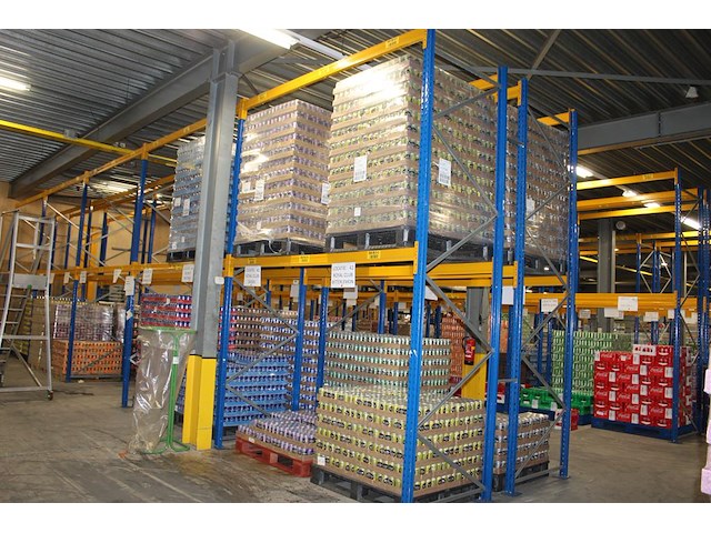 Palletstelling bestaande uit 36 staanders met afmeting 110 x 395 cm en 120 liggers met lengte 270 cm (gede... onderdeel van combinatiekavel combinatiekavel bestaande uit 80 staanders en 244 liggers. kavels f1009 t/m f1011 - afbeelding 2 van  2