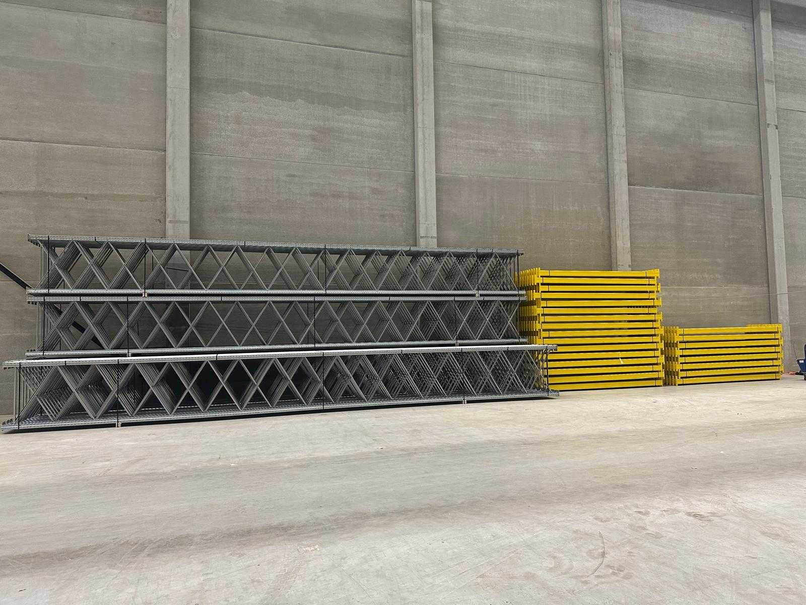 Palletstelling, legbordstelling, draagarmstelling, inpaktafels en magazijn toebehoren
