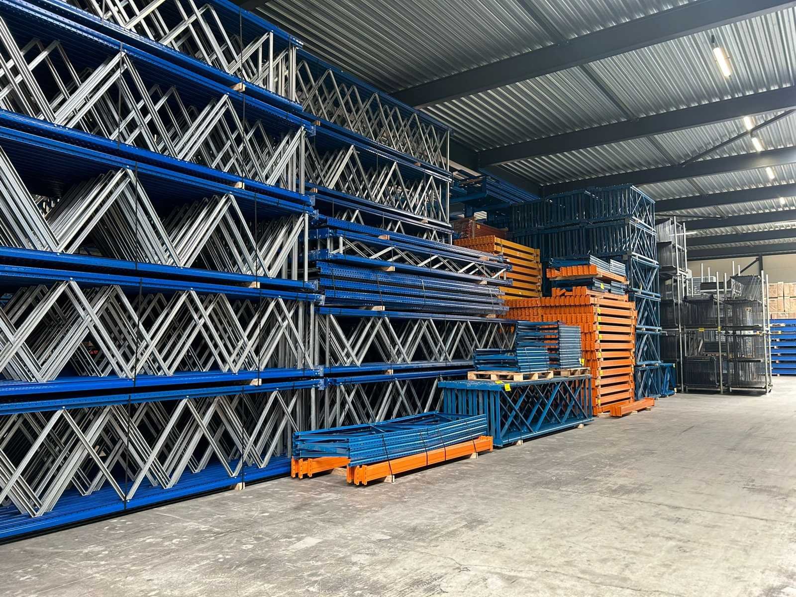 Palletstelling, legbordstelling, palletwikkelaar, roostervloeren en magazijn toebehoren