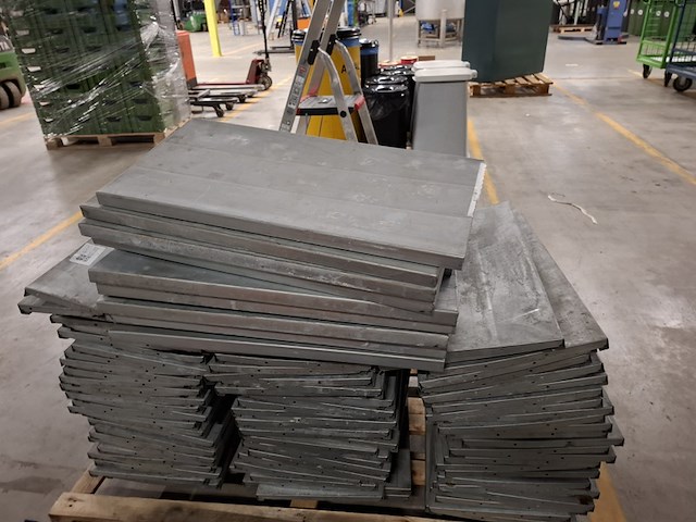 Palletstelling met metalen legborden - afbeelding 5 van  6