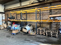 Palletstelling met motoronderdelen en diversen - afbeelding 2 van  34