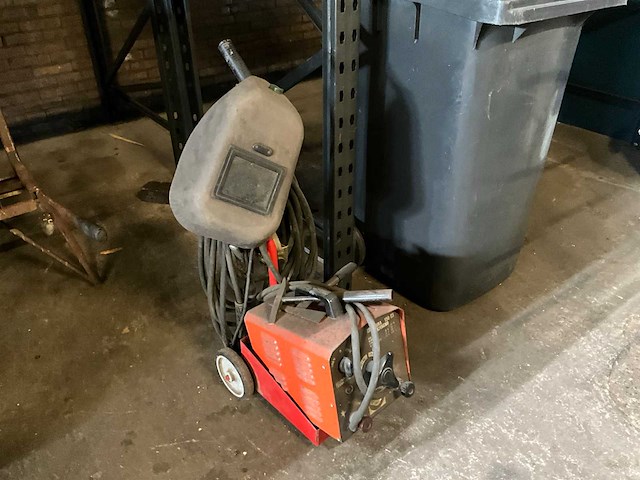 Palletstelling met motoronderdelen en diversen - afbeelding 6 van  34