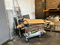 Palletstelling met motoronderdelen en diversen - afbeelding 9 van  34