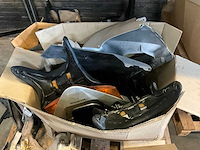 Palletstelling met motoronderdelen en diversen - afbeelding 14 van  34