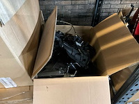 Palletstelling met motoronderdelen en diversen - afbeelding 18 van  34