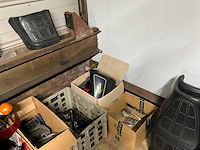 Palletstelling met motoronderdelen en diversen - afbeelding 33 van  34