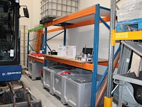 Palletstelling met vier staanders. afmeting 90 x 250 cm. twaalf leggers met lengte 270 cm en legborden in ... - afbeelding 1 van  3