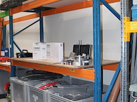 Palletstelling met vier staanders. afmeting 90 x 250 cm. twaalf leggers met lengte 270 cm en legborden in ... - afbeelding 2 van  3