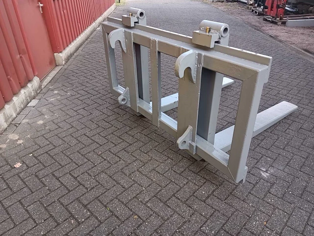Palletvorken met volvo snelwisselsysteem - afbeelding 1 van  6