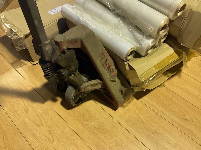 Palletwagen en wikkelfolie - afbeelding 3 van  3