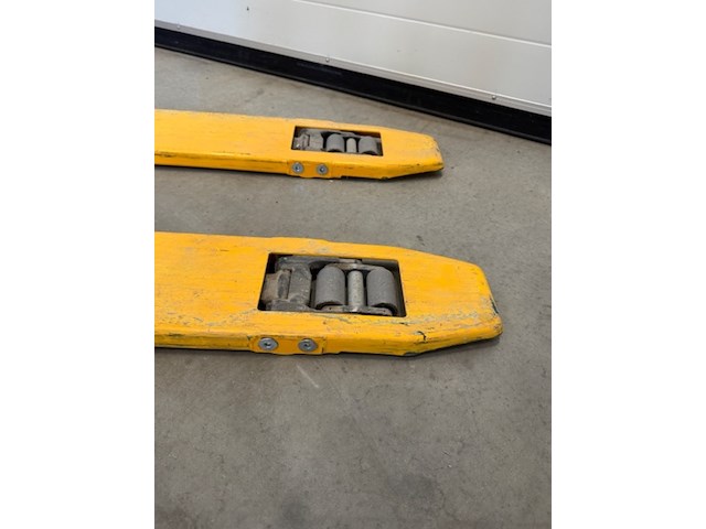 Palletwagen, geel, inrijhoogte 35mm, extra laag - afbeelding 4 van  5