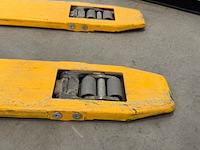 Palletwagen, geel, inrijhoogte 35mm, extra laag - afbeelding 4 van  5