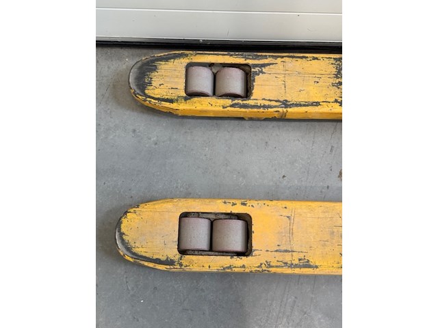 Palletwagen geel - afbeelding 6 van  7