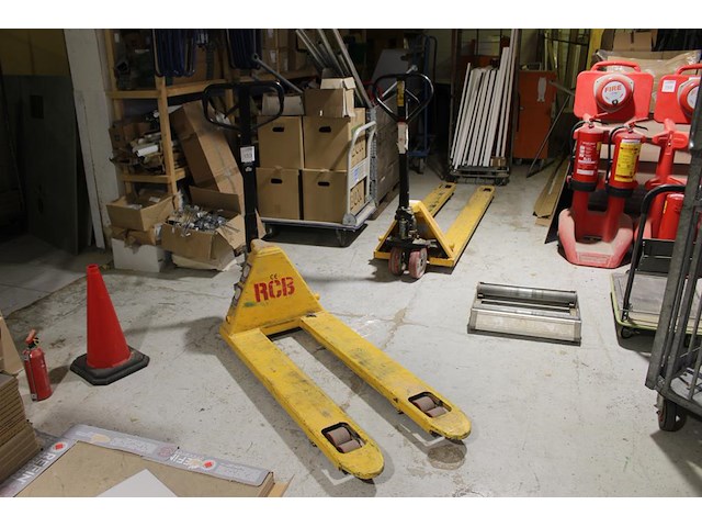 Palletwagen kruizinga maximaal 2500 kg. - afbeelding 1 van  2