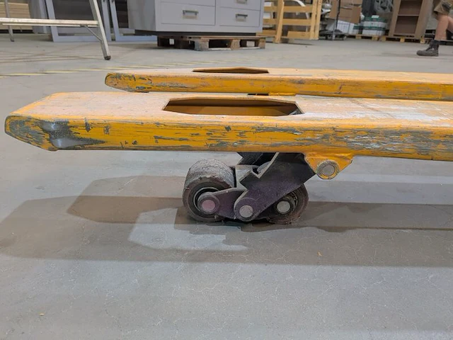 Palletwagen max 2000 kilo, bouwjaar 2004 - afbeelding 7 van  9