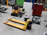 Palletwagen max 2500 kg. ophalen vanaf 13.30 uur - afbeelding 2 van  3