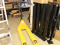 Palletwagen. maximaal 2,5 ton. - afbeelding 1 van  3