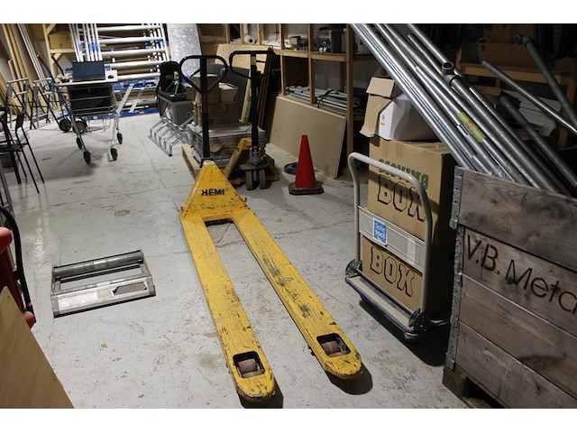 Palletwagen papro met lange lepels 200 cm. maximaal 2000 kg. - afbeelding 1 van  2