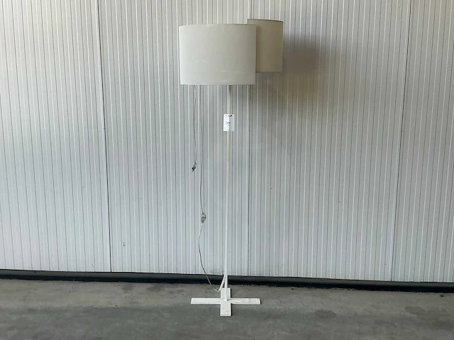 Palluco vloerlamp - afbeelding 1 van  4