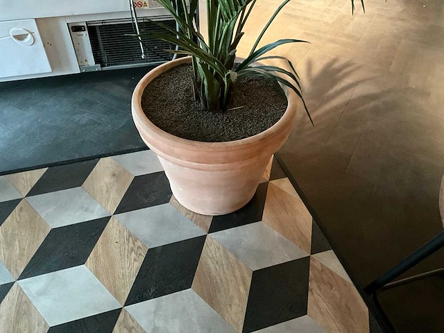 Palm kunstplant met pot - afbeelding 2 van  3