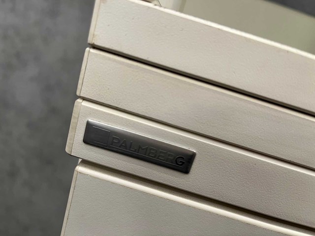 Palmberg - hoge houten opbergkast/ divider - afbeelding 3 van  3