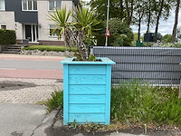 Palmboom met plantenbak - afbeelding 1 van  3