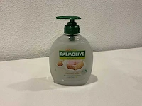 Palmolive naturals almond milk dinspenser á 300ml handzeep (60x)