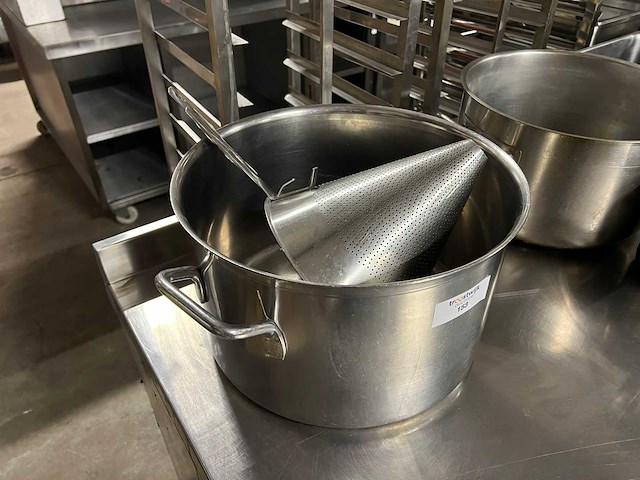 Pan - afbeelding 1 van  3