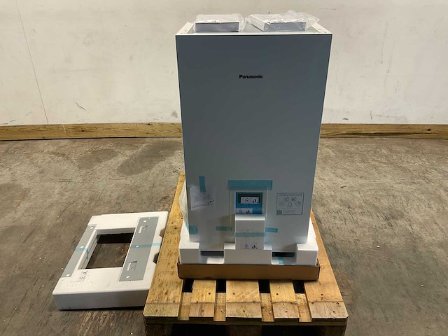 Panasonic - aquarea j wh-sdc0305j3e5 - bi-bloc warmtepomp binnenunit 3-5kw - afbeelding 6 van  11