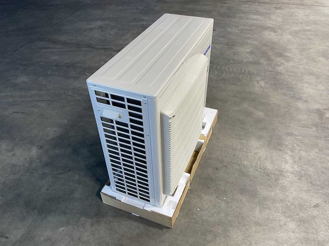 Panasonic - aquarea j wh-ud07je5 - bi-bloc warmtepomp buitenunit 7kw - afbeelding 9 van  12