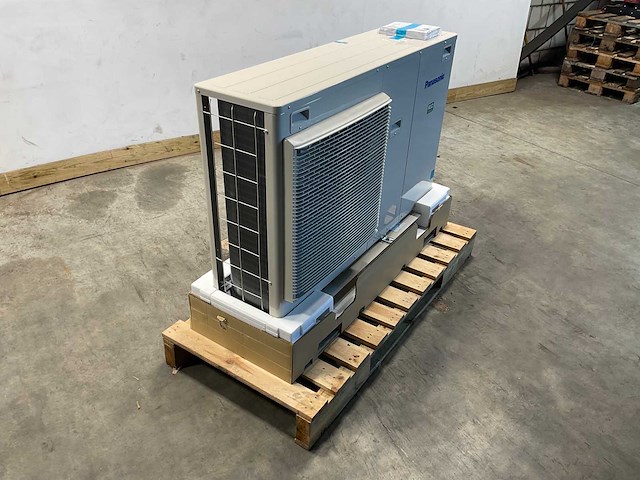 Panasonic - aquarea wh-mdc09j3e5 - lucht-water warmtepomp - afbeelding 10 van  13