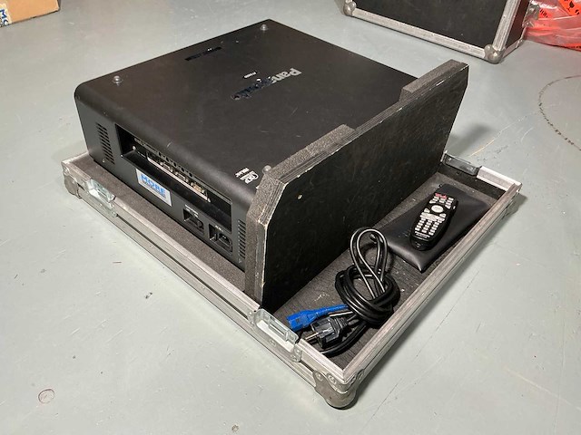 Panasonic - pt d 6000e - various video equipment - afbeelding 1 van  8