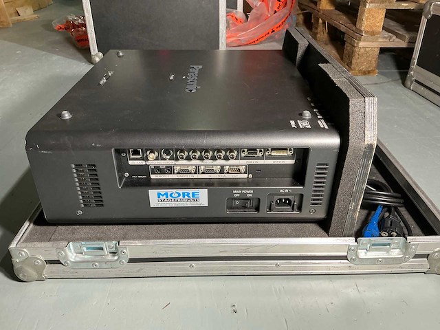 Panasonic - pt d 6000e - various video equipment - afbeelding 2 van  8