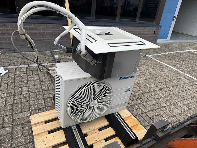 Panasonic airco binnen+ buiten unit - afbeelding 1 van  6