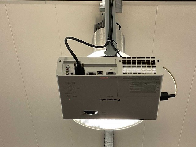 Panasonic beamer - afbeelding 2 van  3