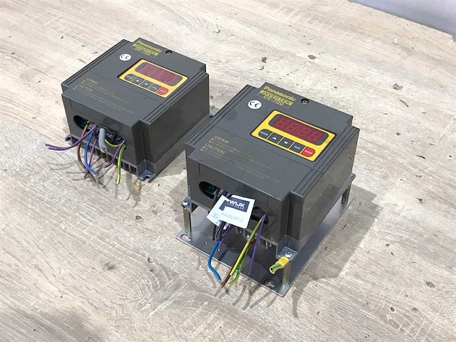 Panasonic inverters (2x) - afbeelding 1 van  4
