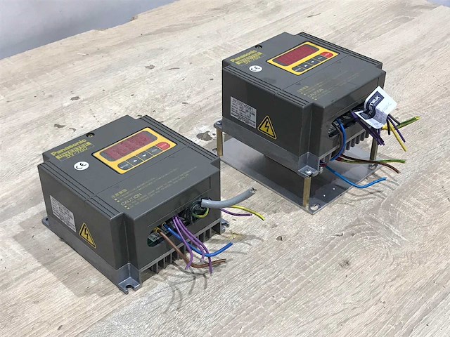 Panasonic inverters (2x) - afbeelding 2 van  4