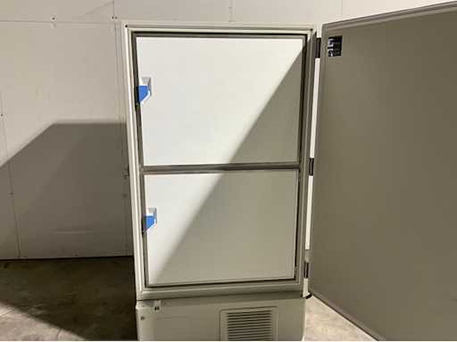 Panasonic mdf-u76v-pe laboratoriumvriezer - afbeelding 6 van  6